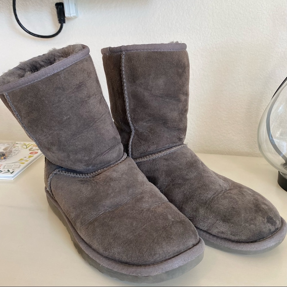Grey mid-length Uggs